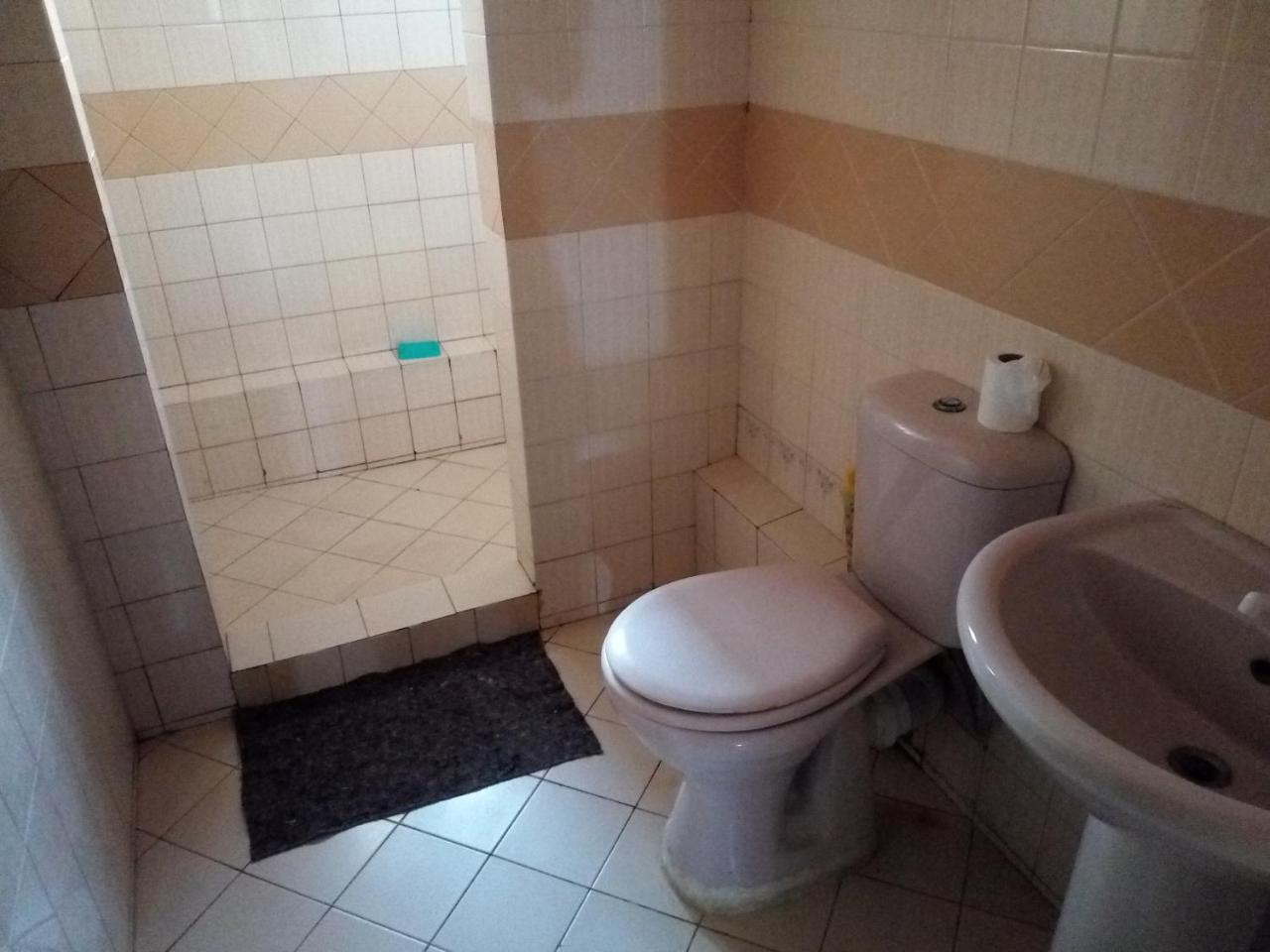 Comfort Guest House Shanzu Екстериор снимка